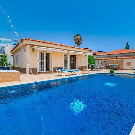 فيلة Angel's Poolside كالاو سالفاجي