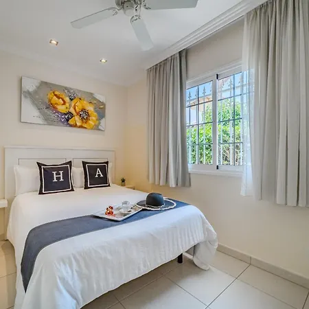 Angel's Poolside كالاو سالفاجي